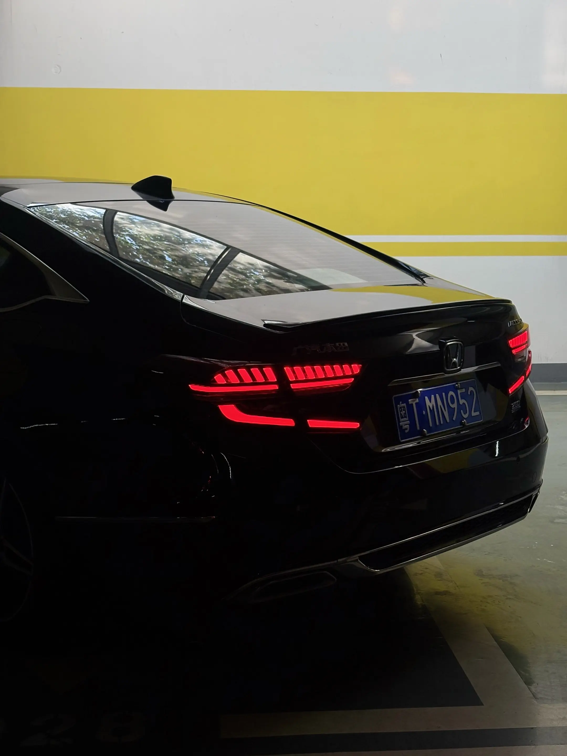 出奥迪樱红尾灯 想要的私