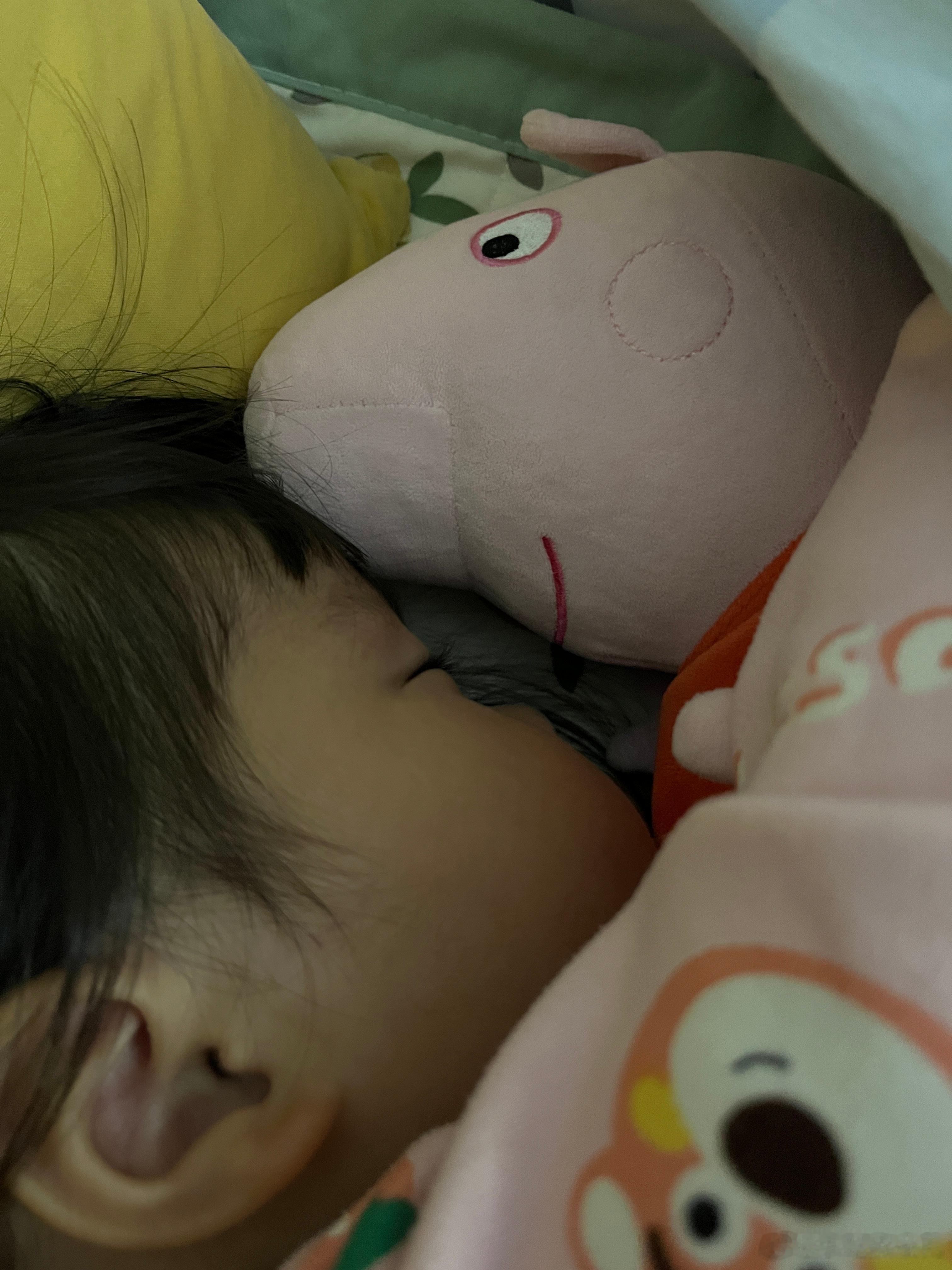 睡了，下午没睡。吃完饭以后，我洗碗，又把厨房收拾一下，然后她给我扫地，她说我辛苦