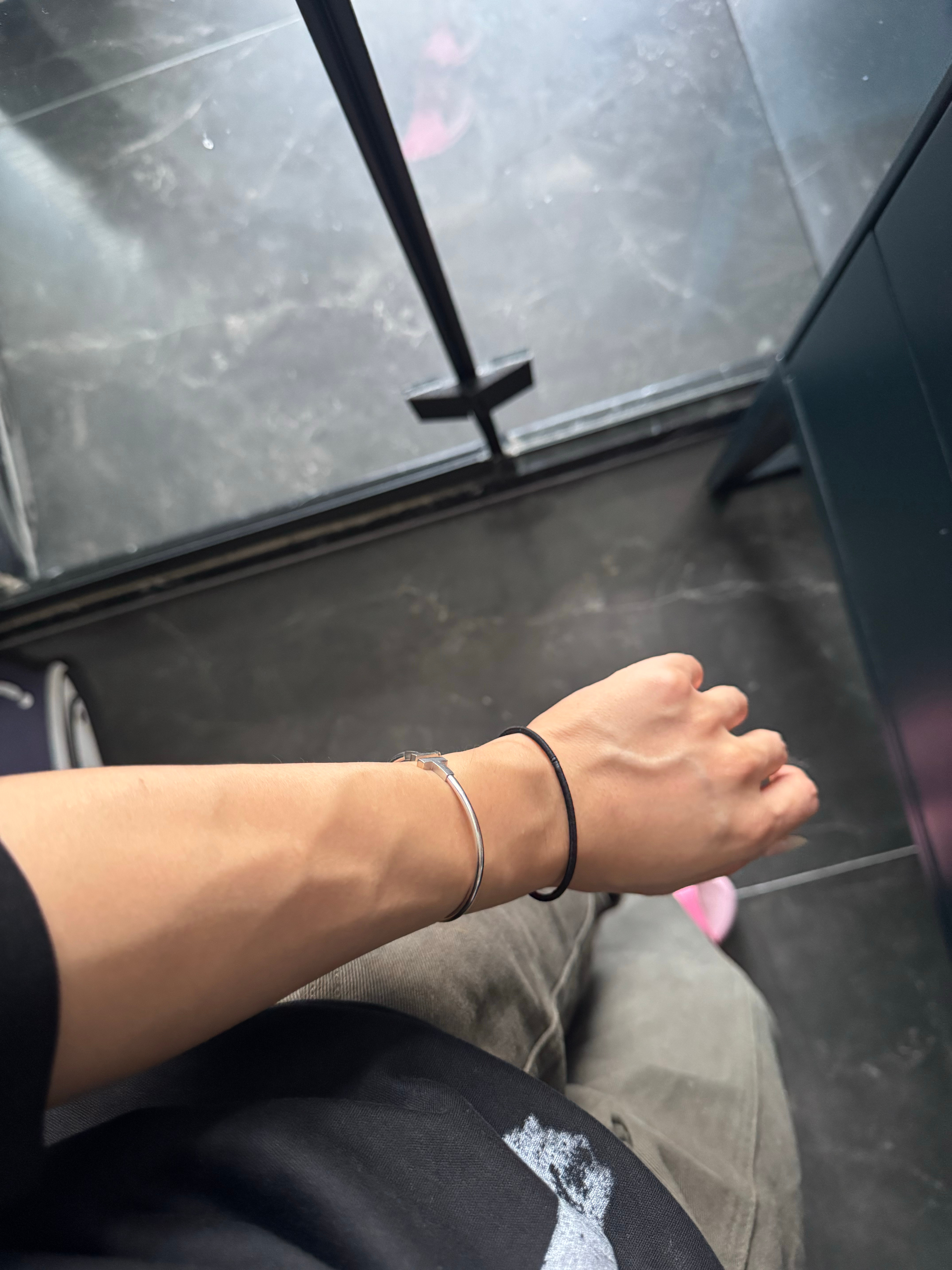 普通人不打比赛的话单纯锻炼锻炼身体就好健美真的会把一个人掏空练一次腿3天行走不便
