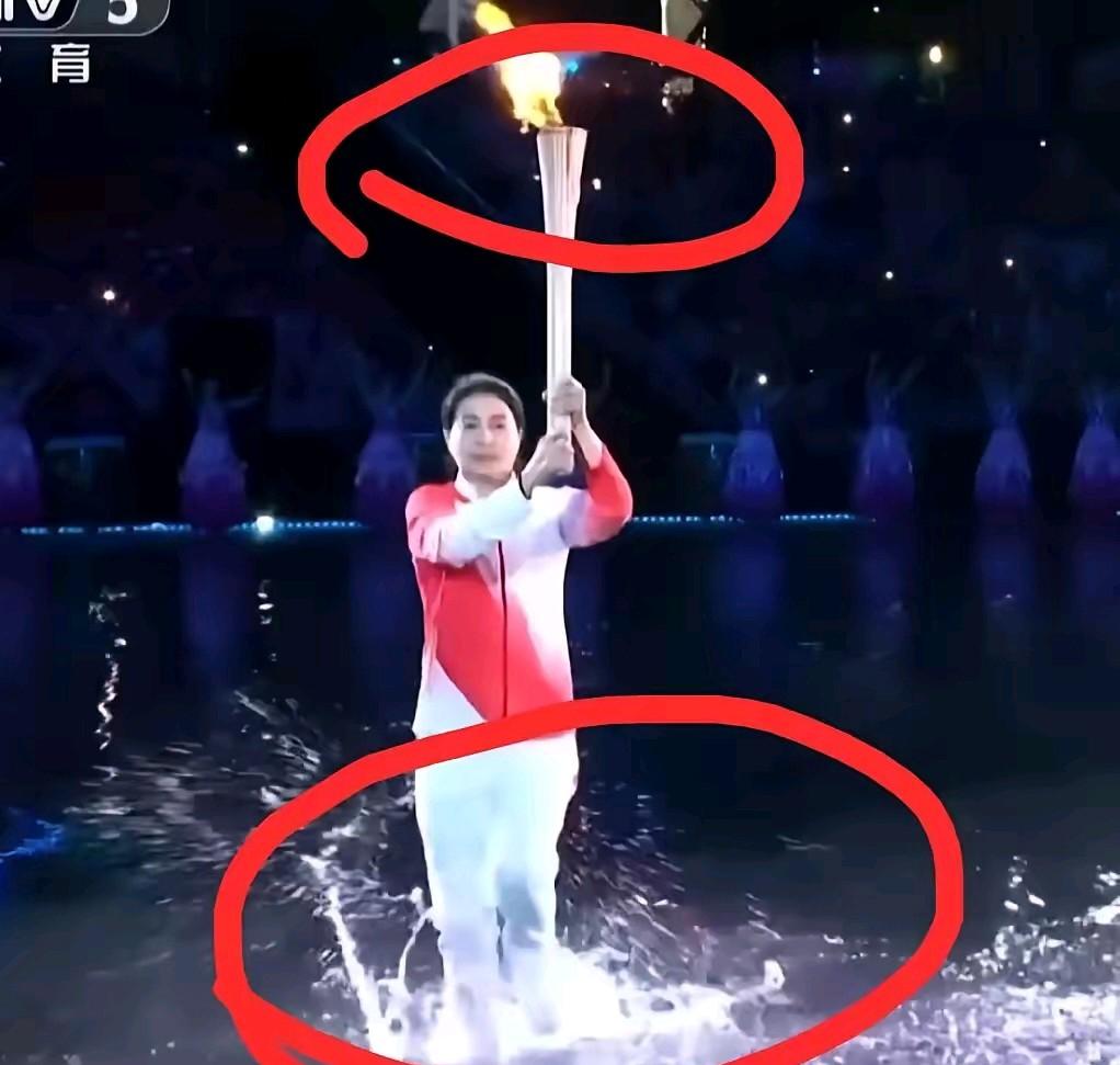 大家注意到一个细节没？
今晚全运会上，最让人注目的不是郭晶晶，也不是马琳，而是她