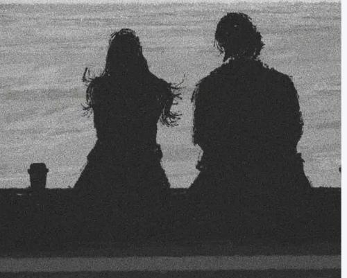 婚姻是什么？一千个人有一千种体悟，没有统一的答案，但两人组合在一起，最起码的一点