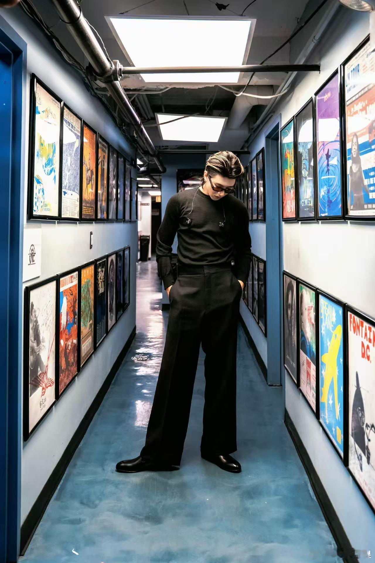 蔡徐坤酷帅六宫格蔡徐坤allblack大片蔡徐坤allblack大片，太酷了，