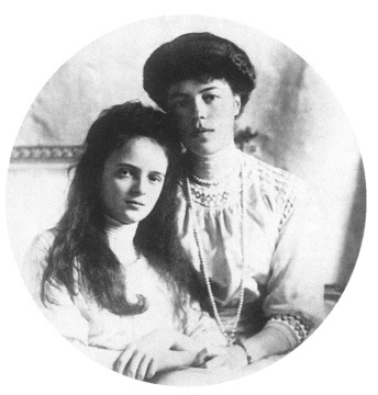 【来自投稿】1900s，俄国女大公奥尔嘉·亚历山德洛芙娜和她的外甥女伊琳娜·亚历