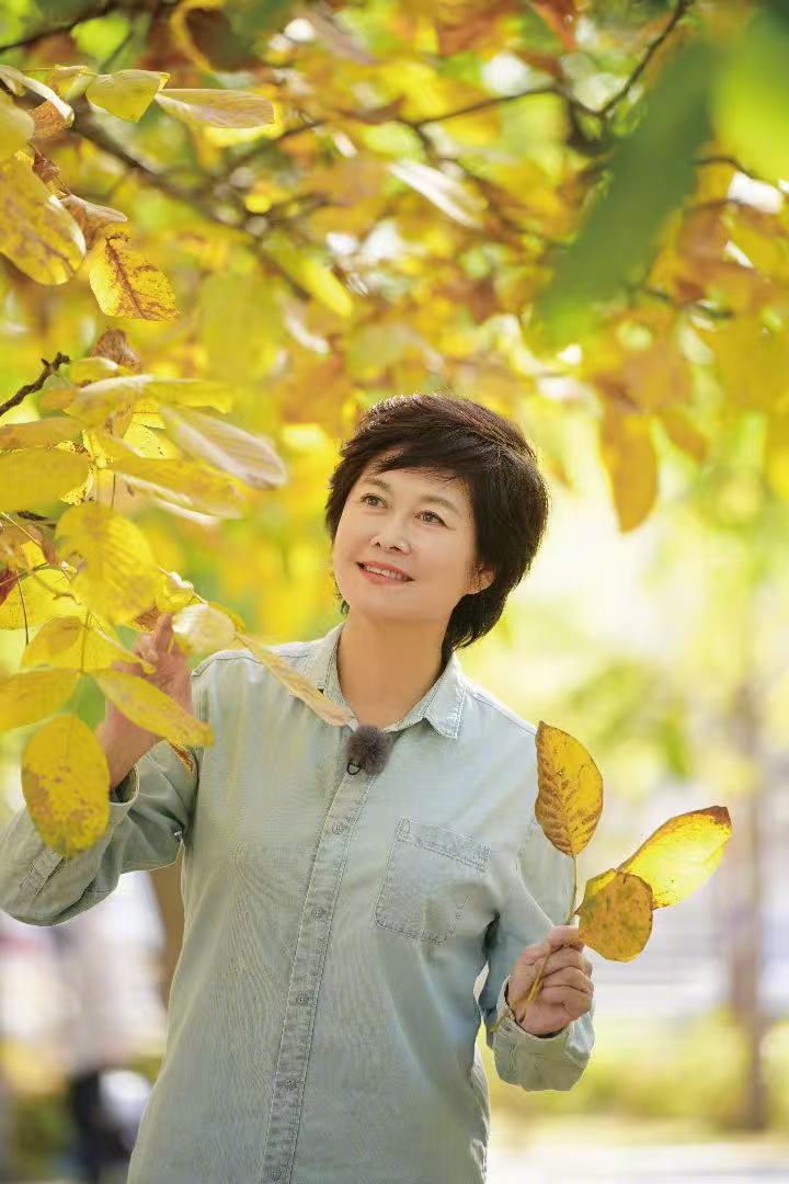 #敬一丹40岁时加入焦点访谈#【敬一丹生前谈新作《走过》：借二十四节气，记录人间