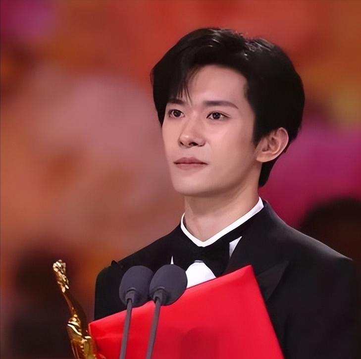 百花奖最佳男主角投票，易烊千玺48票不奇怪，成龙2票也能理解，但王宝强只有0票就