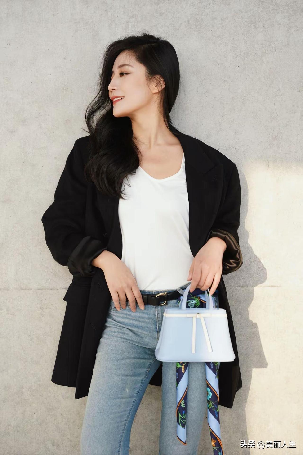 📍𝐋𝐢 𝐣𝐢𝐚𝐧𝐠  丽江的天空
“无需滤镜，随手一拍都是风景”