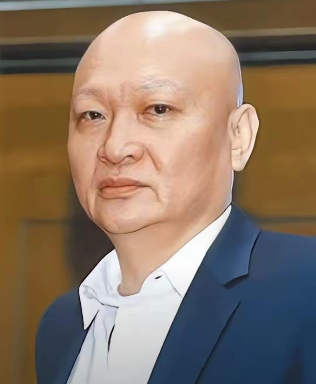 林秉文死了。就在柬埔寨西港。 
 
这个绰号“鲈鳗”、号称“百亿赌王”的男人，最