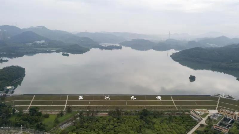 深圳，中国改革开放的窗口，改革开放成功的标杆。人们看到今天深圳的繁荣昌盛，却忘记