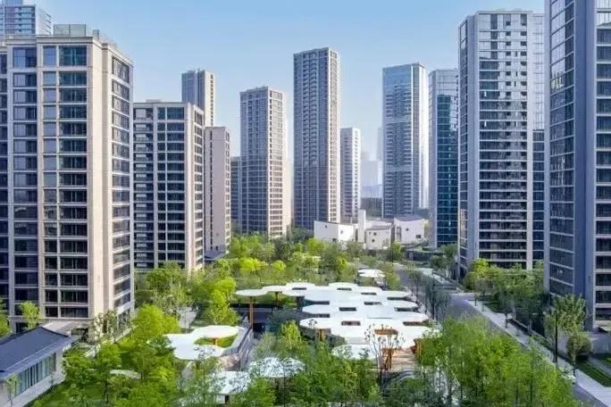 在咱们中国的经济领域里，房地产市场和实体经济之间的关系，那可是相当重要的。房价要