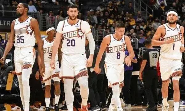 太阳迎来关键卡位战，如果战胜鹈鹕，还有机会冲到西部前六。
第一，太阳目前距离鹈鹕