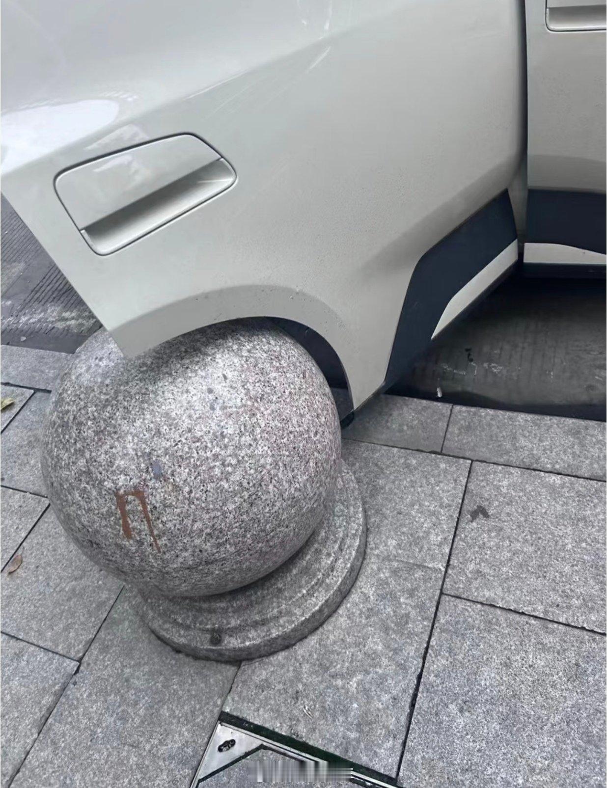 这个车门设计的可以的[哈哈][哈哈][哈哈][哈哈] ​​​