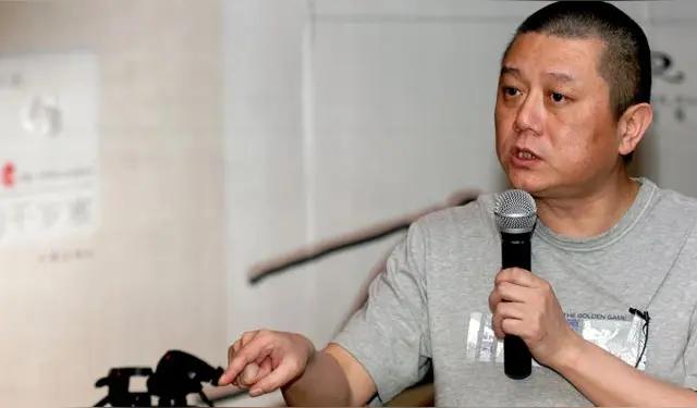 王朔支招解放台湾！不打一枪靠封锁，台岛这些痛点直接慌了？
 
作家王朔最近抛出的