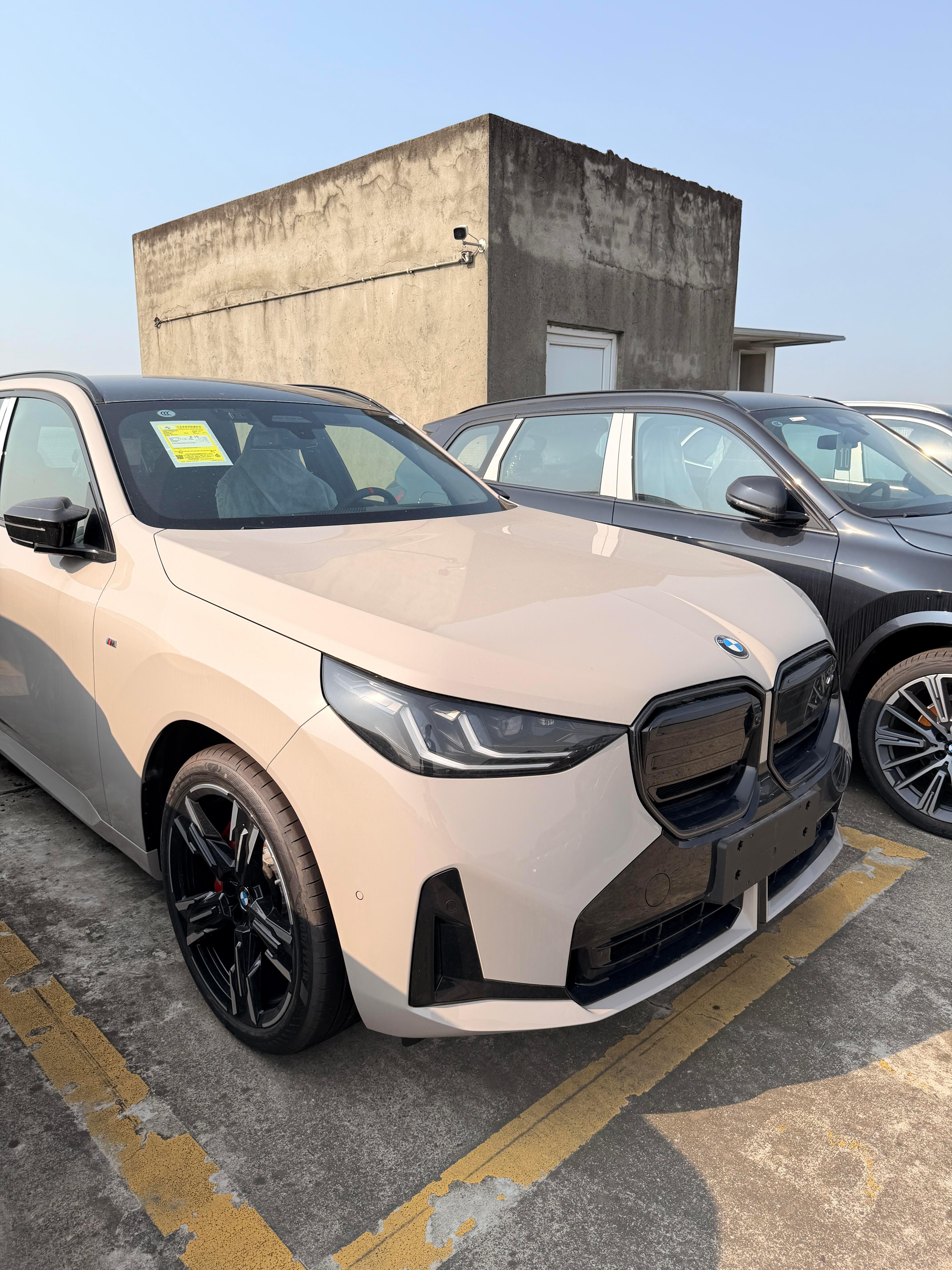 X3M50 一堆颜色配置齐全宝石青 神秘灰 沙丘灰现车在店 等你来指导价59.9