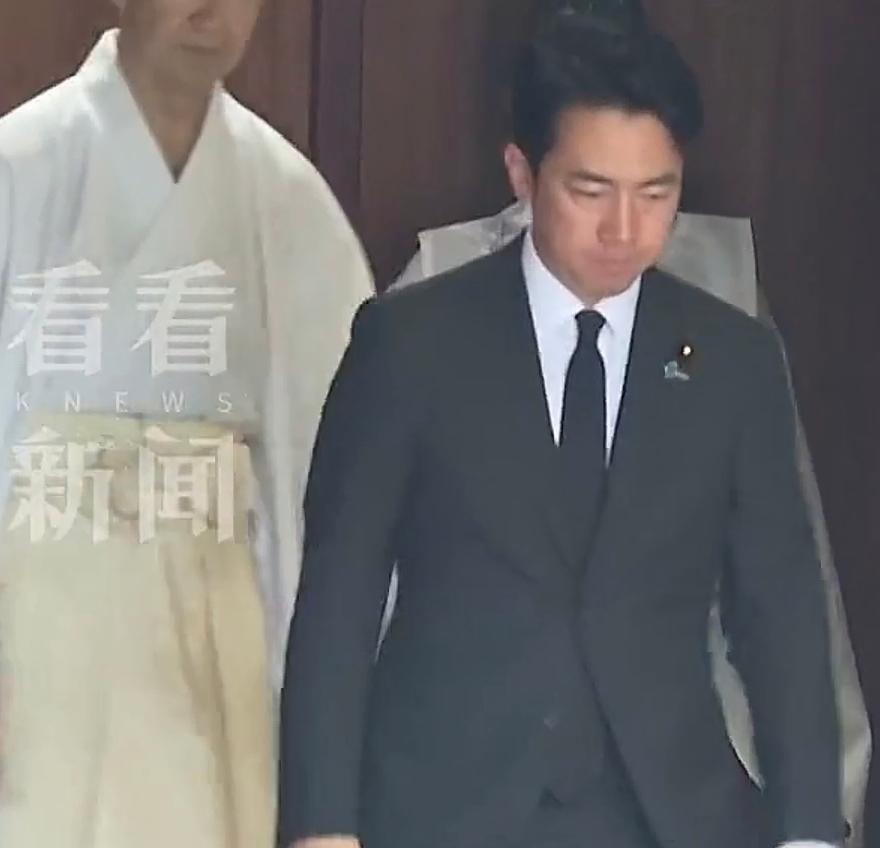 日本投降81周年这个特殊日子，日本防卫相小泉进次郎偏偏就选在这个时间点，连同自民