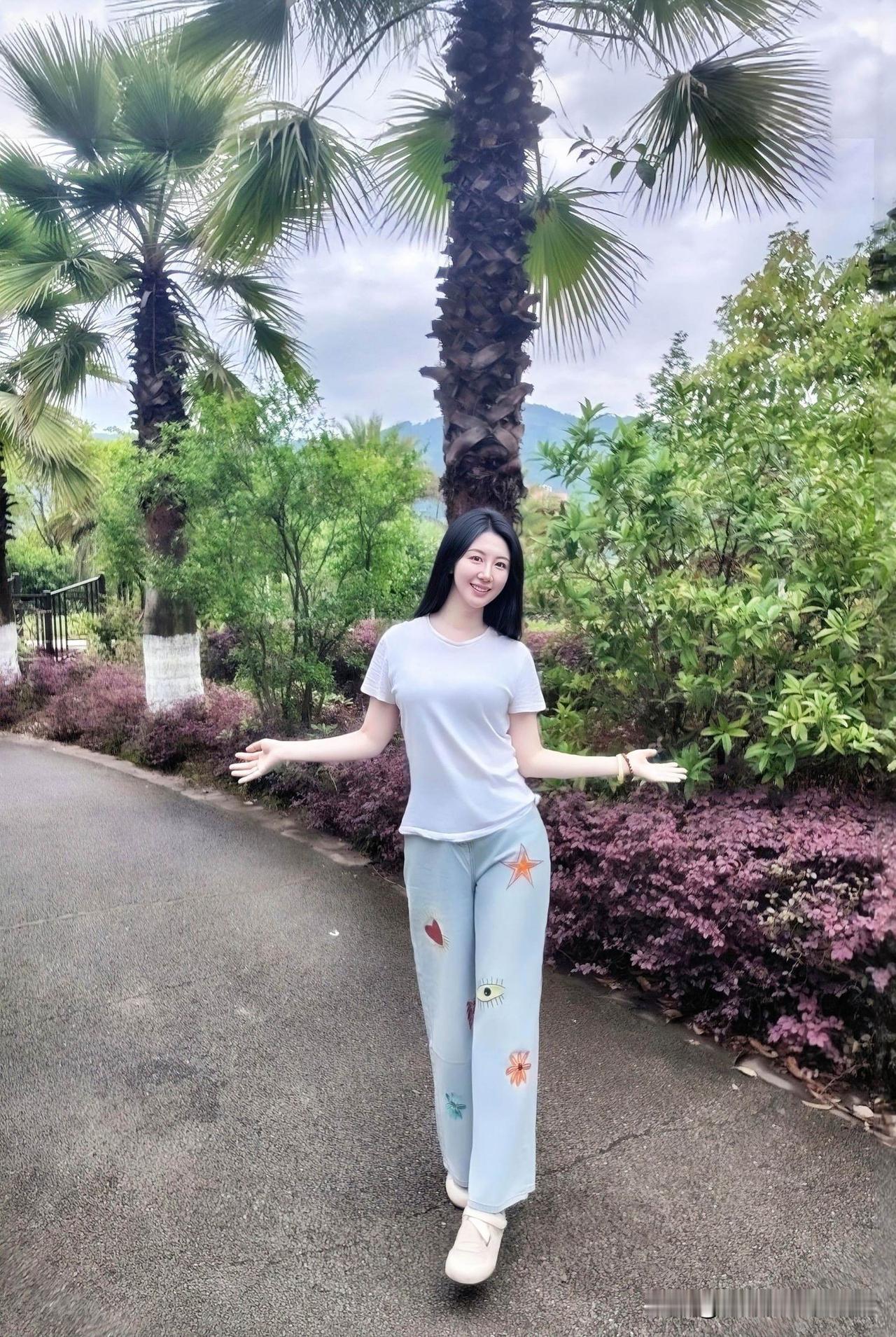 在热带花园开启美好一天，简直不要太惬意！就像新加坡樟宜机场，它虽是全球繁忙的国际