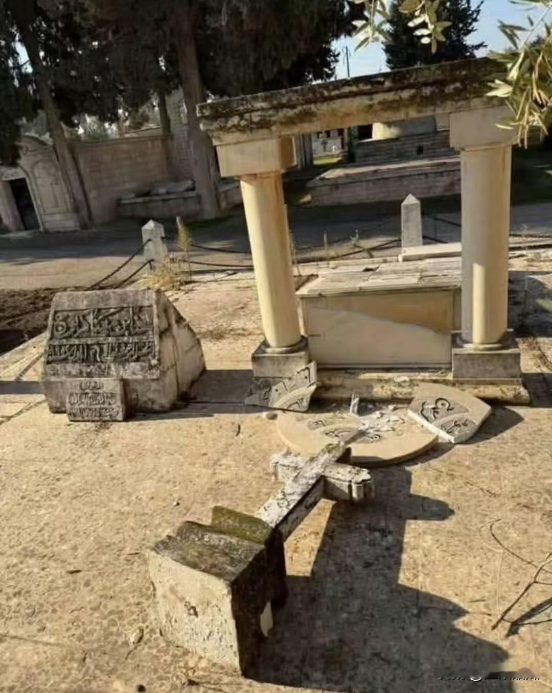 HTS连塔利班一个手指都不如，刚进城没有10天，极端分子已开始破坏当地阿拉维派，