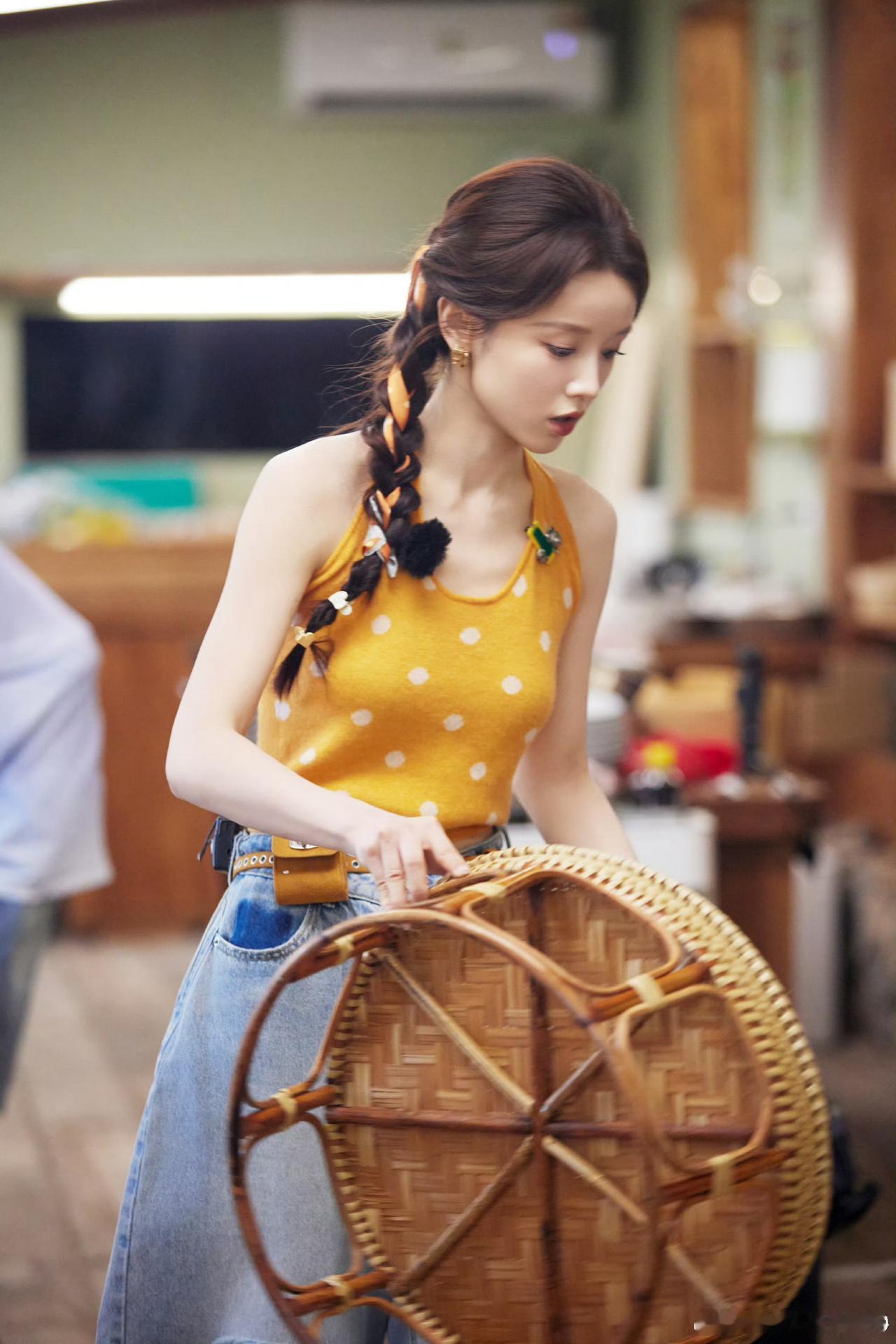 本季《中餐厅》最具争议的嘉宾，当属新人张雅琪！开播前芒果台大力力捧，靠着波士顿法