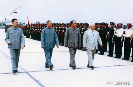 是毛主席和中国共产党彻底改革了中国的农村，创造出了一个全球唯一新的底层结构，使农
