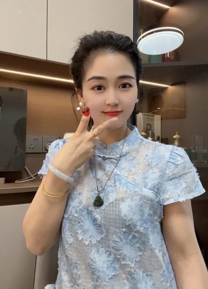 大姨妈都要拉闸了，生育补津贴来了，孩子毕业了，幼儿园免费了，打工都快老...