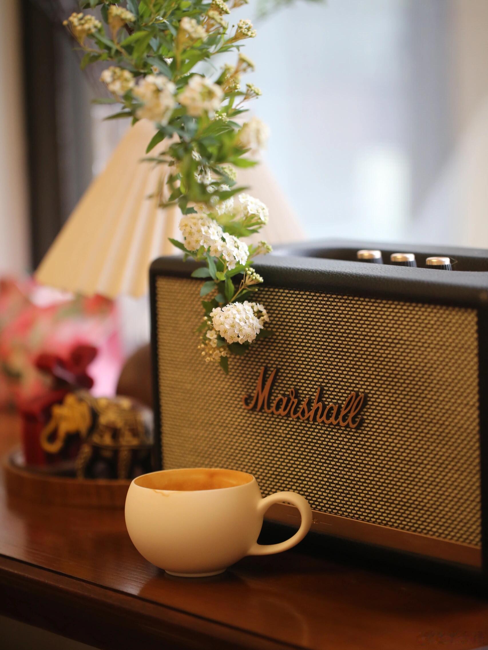 不同的人相处，真的会走向不同的人生方向。和有些人在一起，你随便说个想法，他立刻反