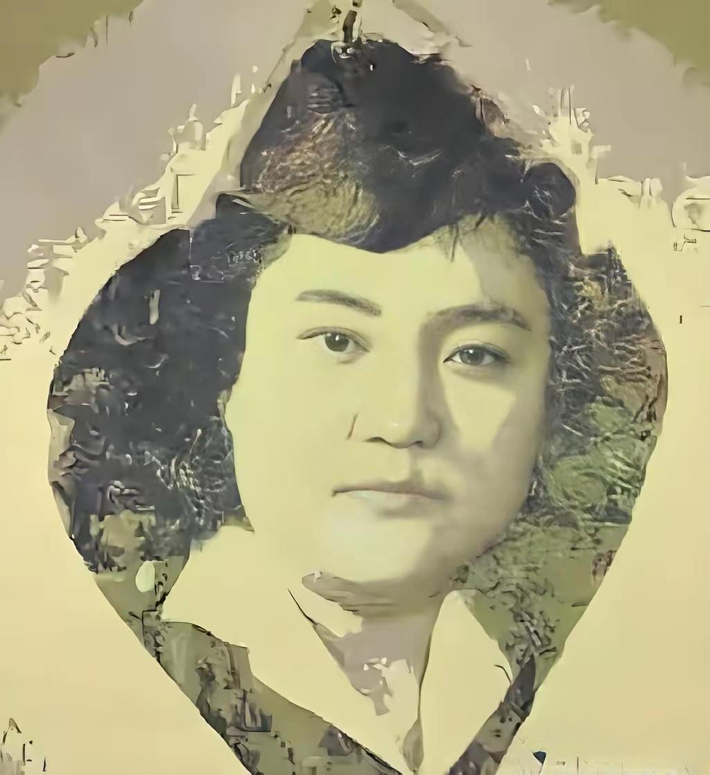 1940年深秋，22岁的抗日女译电员王宝云，因叛徒出卖落入敌手。

日军一心想从