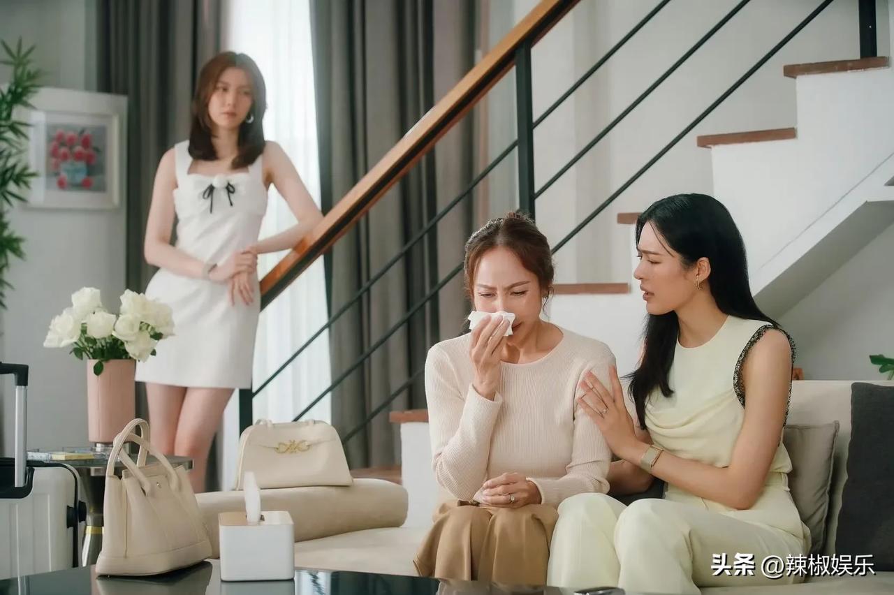 又开始表演了。
