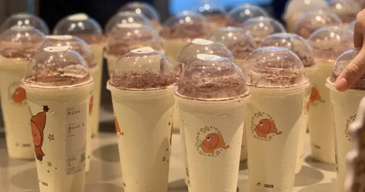 喜茶携手泡泡玛特星星人，首次全球同步联名活动正式上线