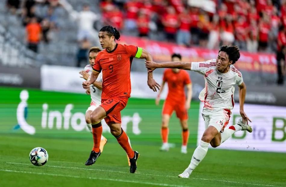 谁来接手国足帅位？
国足0：2输给日本之后，久尔杰维奇铁定不能留任。不说别的，至