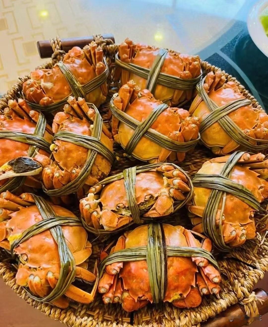 大闸蟹虽好，一次两只就足够了。
多吃一个，都是寒凉，都是堵塞。