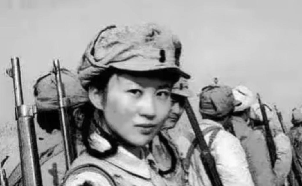 1941年，21岁的女侦察员王金英，在老乡家养病。夜里，她正洗脸时，突然看到窗外
