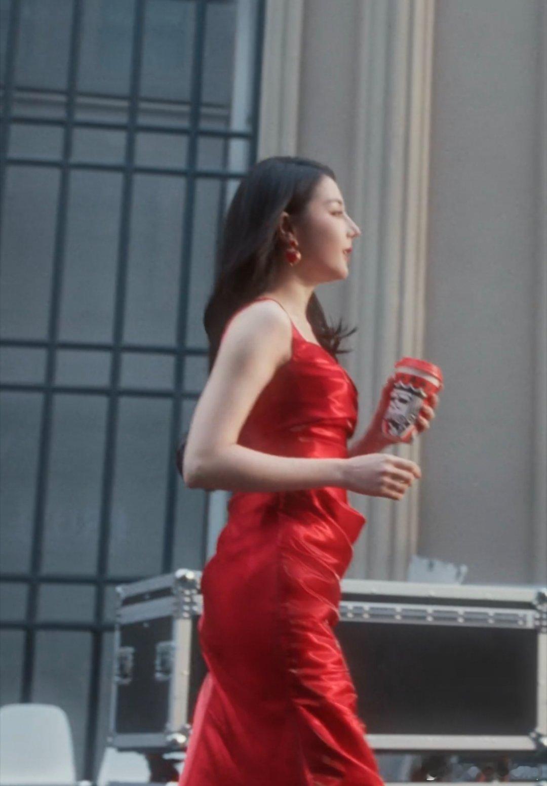 梁朝伟迪丽热巴幸运咖品牌代言人 幸运咖官宣迪丽热巴+梁朝伟双巨星全球代言，太震惊