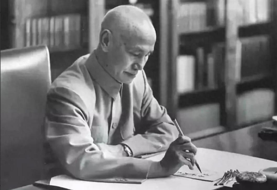 蒋介石晚年曾言：我之所以会失去江山，罪魁祸首只有一个人！
1949年的一个深夜，