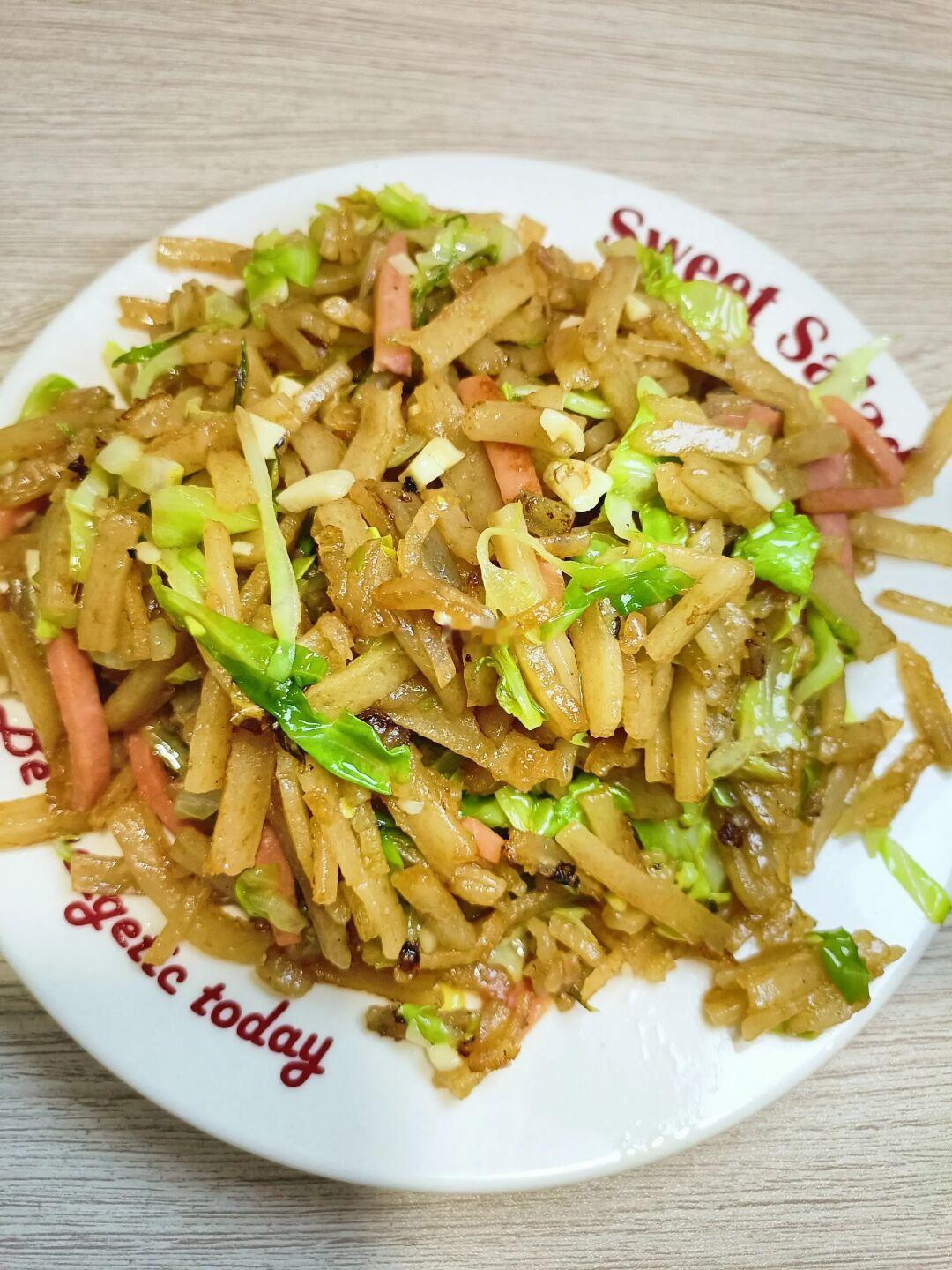 家庭版炒饼丝，只需三元解决一顿饭，教程