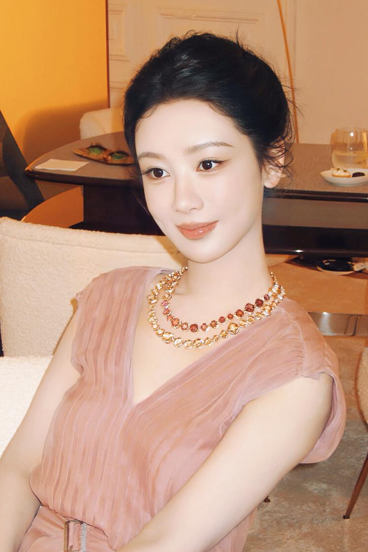 杨紫  自在闪耀 璀璨同行宝曼兰朵全球品牌代言人杨紫