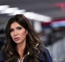 民主党和共和党对移民海关执法局立法的要求

在明尼阿波利斯市亚历克斯·普雷蒂和蕾