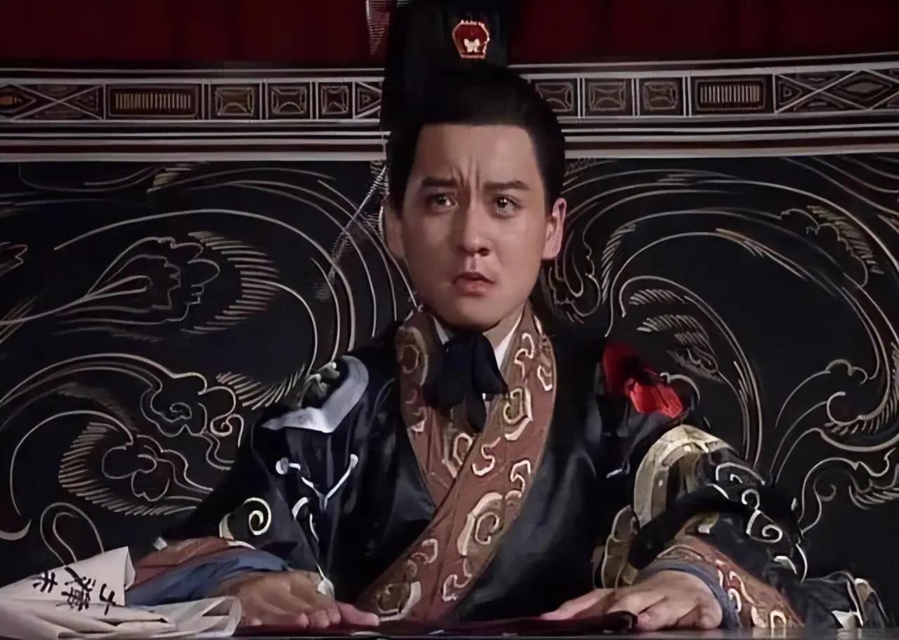 满朝文武没一个自己人，这皇帝当得真憋屈

249年，高平陵之变。司马懿把大将军曹