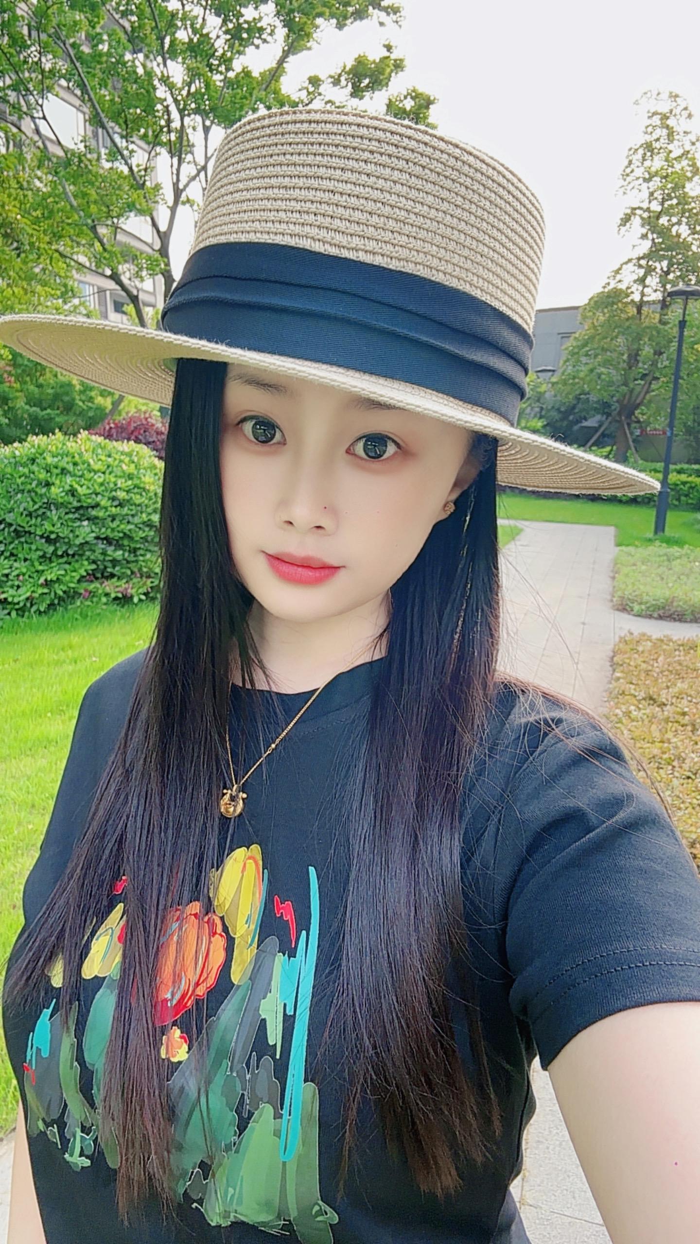 人最傻的行为就是炫耀，最大的愚蠢就是话多，人最高的境界就是沉默，最强的...