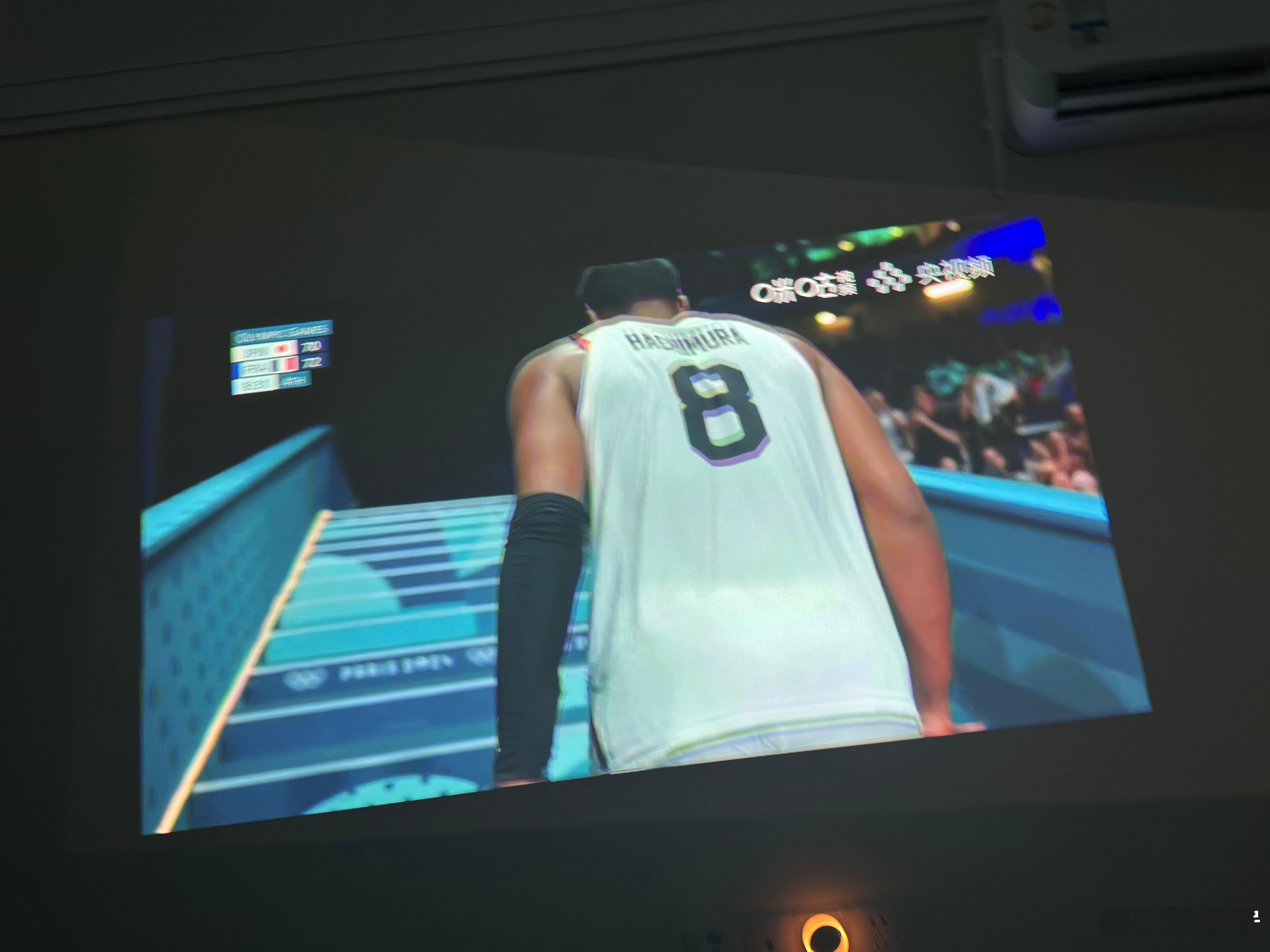 没人告诉他两个违体要驱逐吗[摊手][摊手][摊手] ​​​