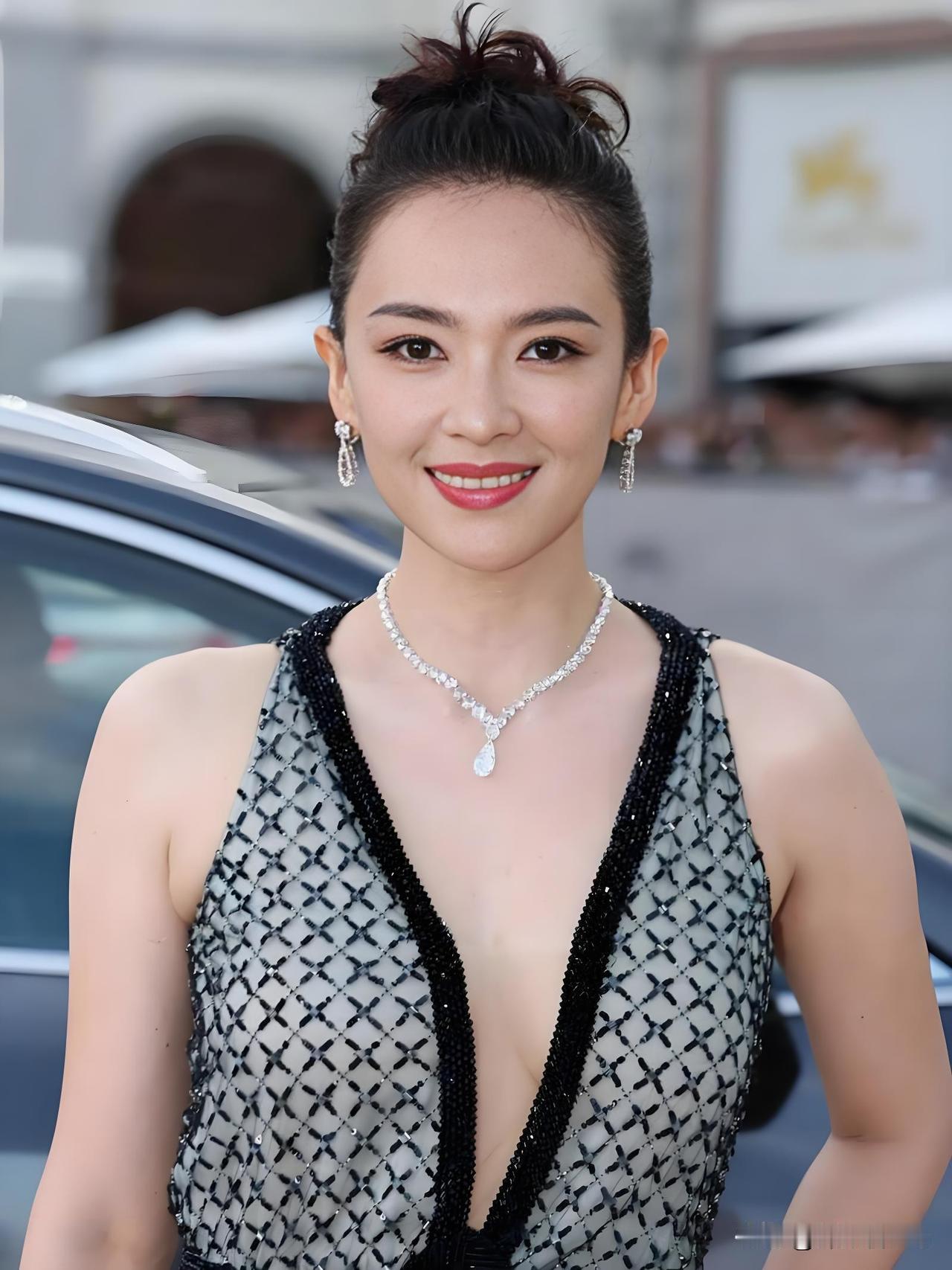 章子怡230万变3个亿！仅用了短短4年

这波“闷声发大财”，真把内娱的天花板捅