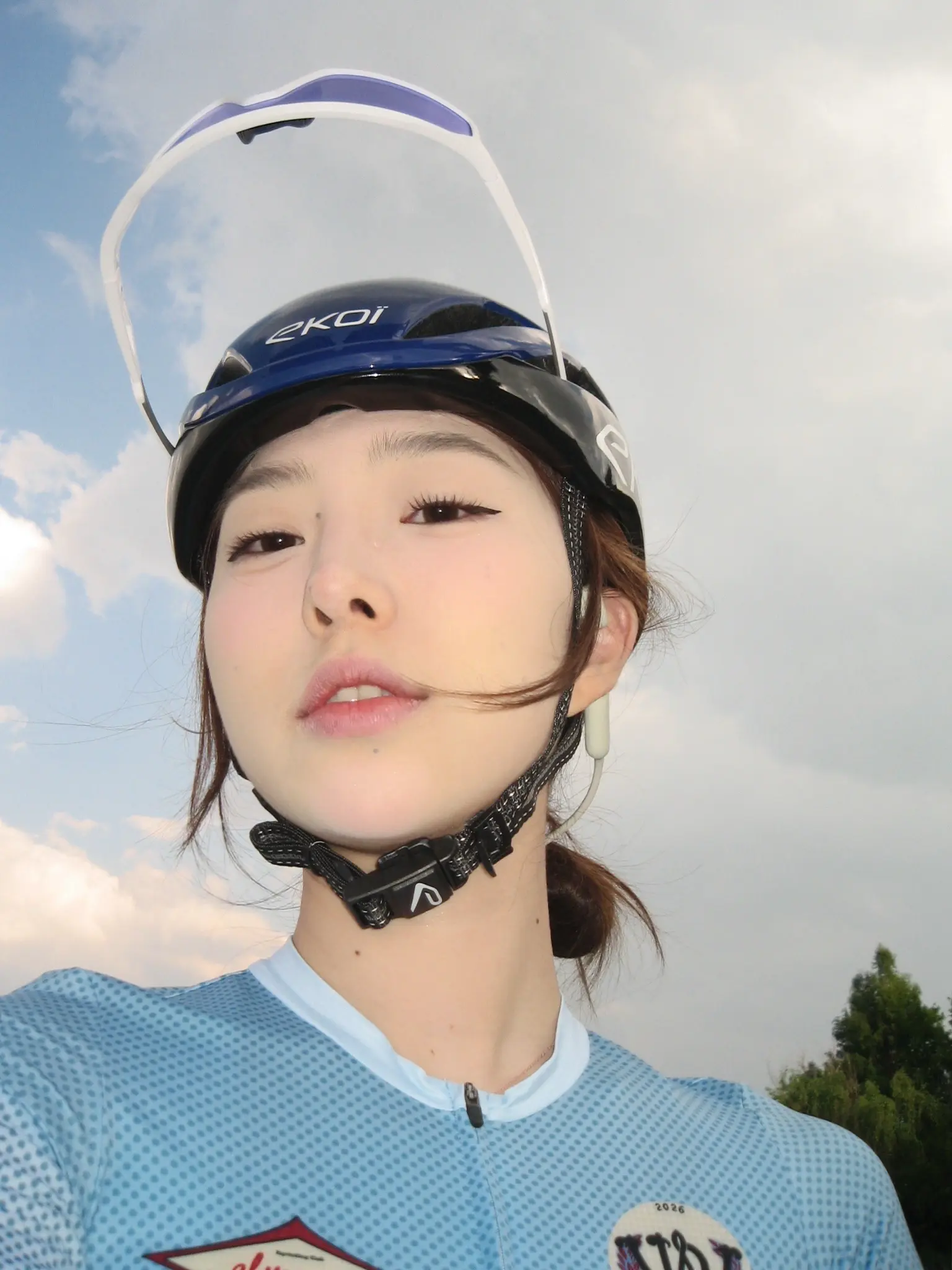 你从来不是一个烂苹果 你只是好透了。