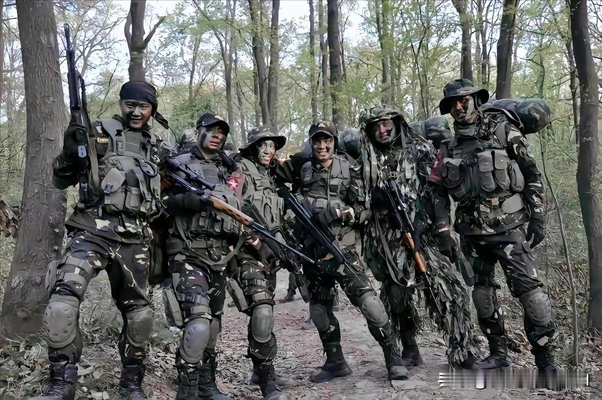 孤狼B组和老A谁更厉害？

袁朗: 我们和乙类部队相比没有任何区别，我们甘愿藏着