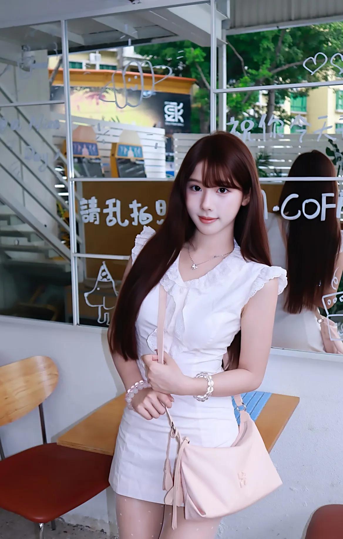 肯定会上瘾沉迷游戏不能自拔荒废学业一事无成。
什么游戏好玩都该有个度，不能长期玩