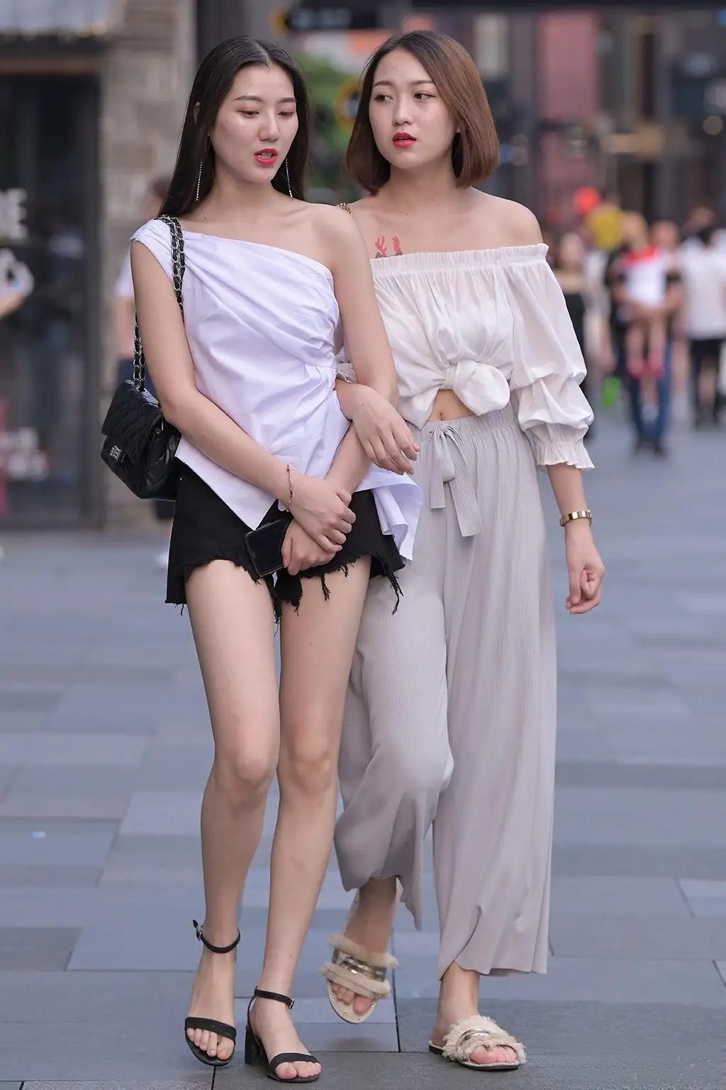 真的是人靠衣装