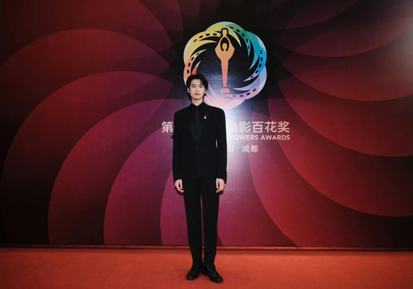 看到#魏大勋# 在百花奖提名表彰仪式上，感谢陈凯歌选自己出演《志愿军》，并自谦称