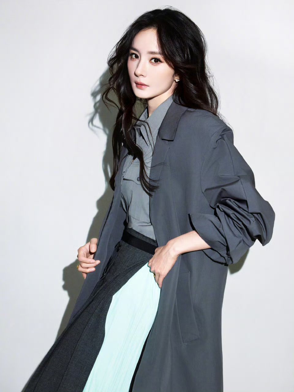 享界祝贺杨幂拿下视后享界祝福杨幂拿下总台视后喜报！杨幂凭《生万物》宁绣绣斩获总台