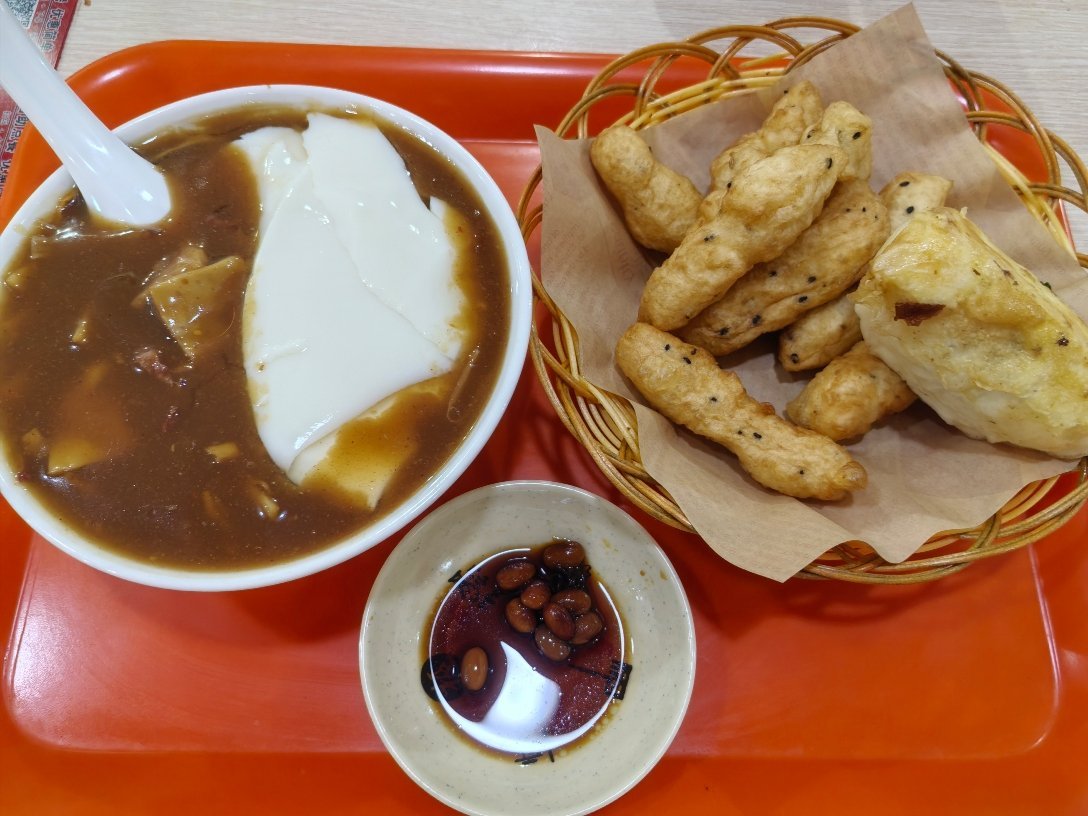 胡辣汤，胡辣汤好久都没喝了好馋