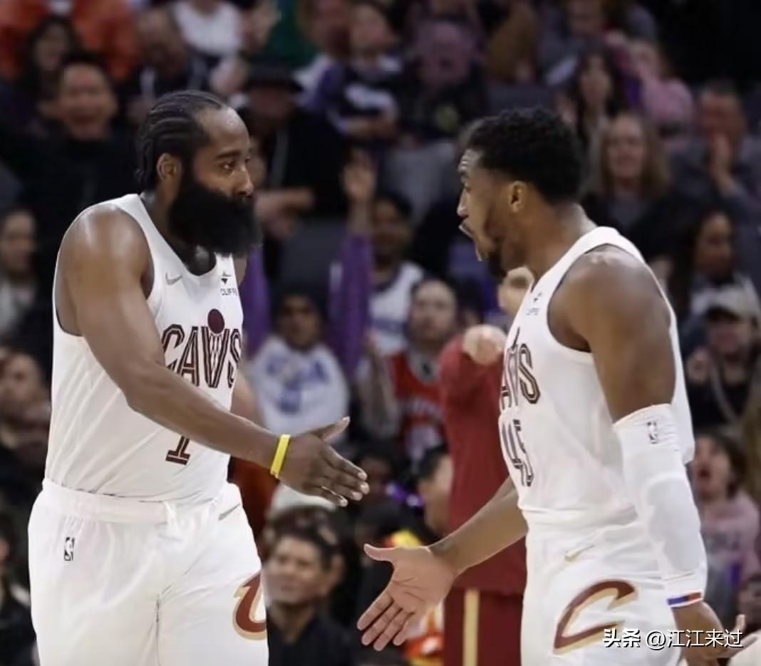 尼克斯战胜灰熊后，骑士终于敢赢球了，明天打勇士，必然是用一场大胜来鼓舞士气！
勇