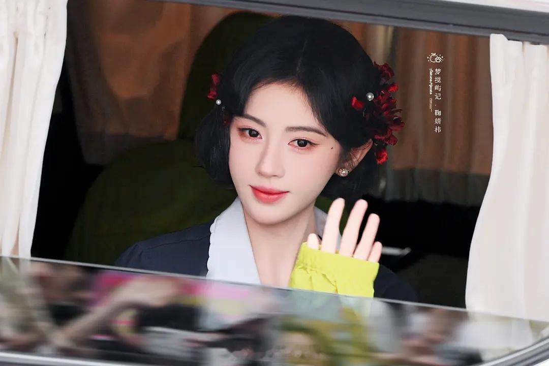 鞠婧祎《万花世界》第一套妆造已出炉万花世界阵容鞠婧祎 猪塑