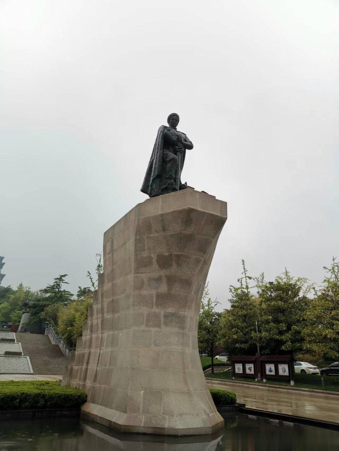 北洋海军的建立，其实是中国海洋安全理想的一次爆发。中国花费巨资购买和自建结合建成
