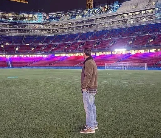 梅西突然造访诺坎普，社媒发布图文：“我回到了灵魂深处无比怀念的地方。”梅西对巴萨